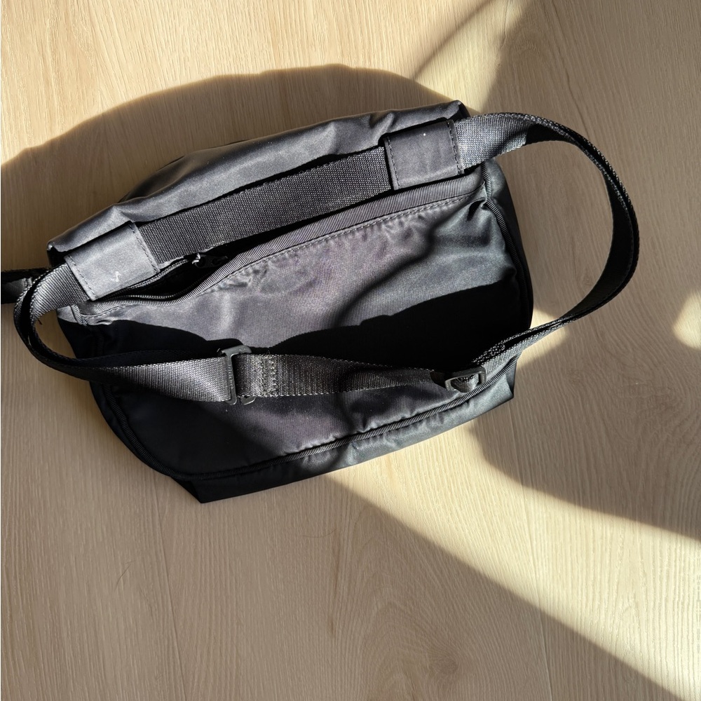 Lululemon waist or crossbody bag. 10x7 inches. - Picture 4 of 5